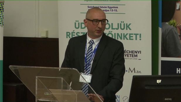 Dr. Solymár Károly Balázs az Energiaügyi Minisztérium államtitkára, a konferencia védnöke képviseletében Gódor Csaba, helyettes államtitkár nyitó előadása 